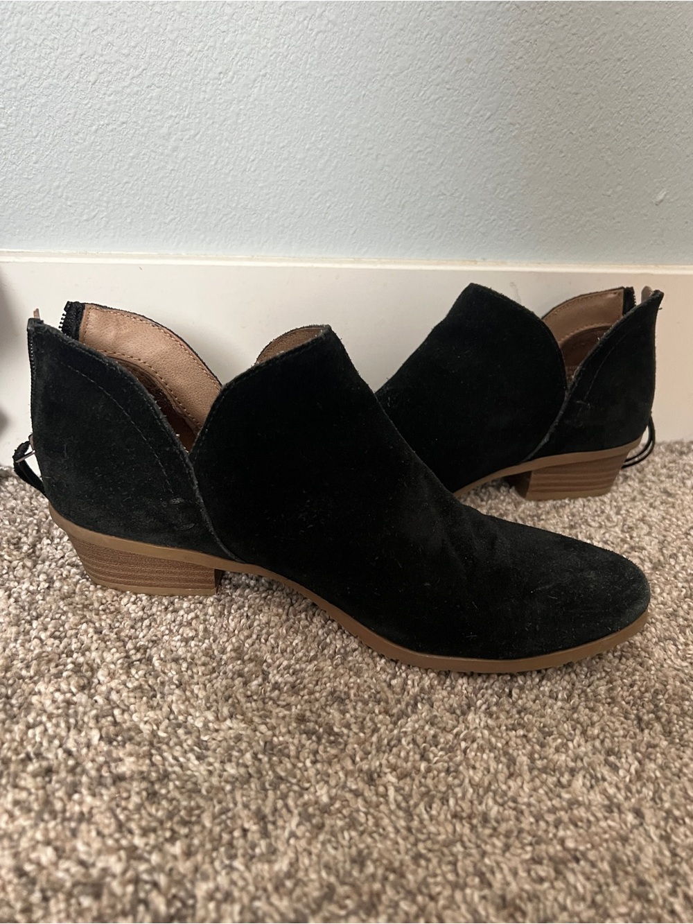 Kenneth Cole Reaction Black Suede Cutout Ankle Booties